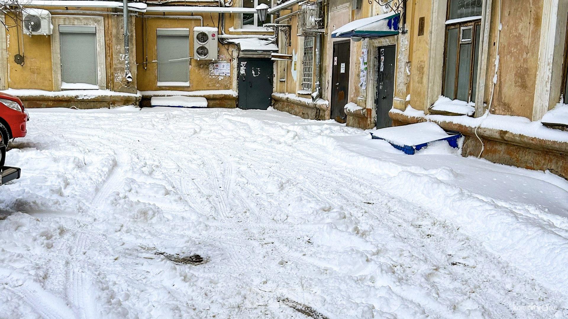 Краевой Госконтроль принимает жалобы на плохую уборку снега во дворе