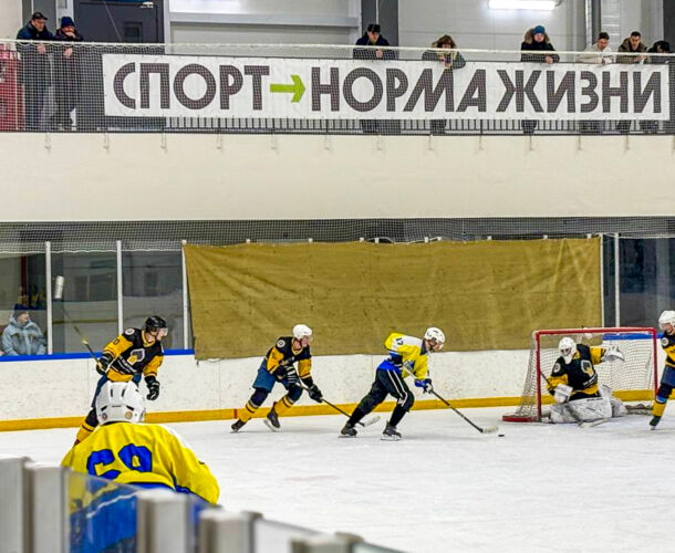 Три матча Ночной хоккейной лиги прошли в ФОКе на выходных