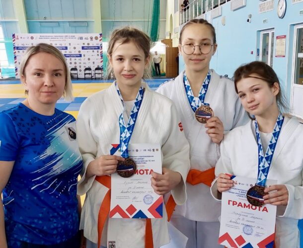 Комсомольские дзюдоисты стали победителями первенства ДФО