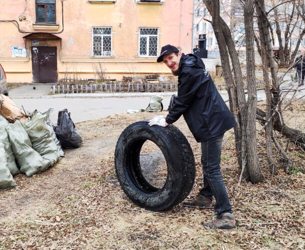 В ходе народного субботника на Дзержинского собрали 130 мешков мусора