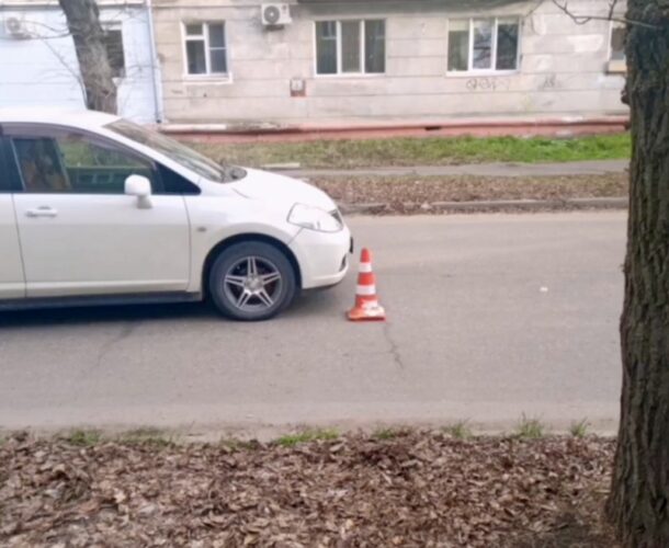 На Молодогвардейской попала под колёса перебегавшая дорогу школьница