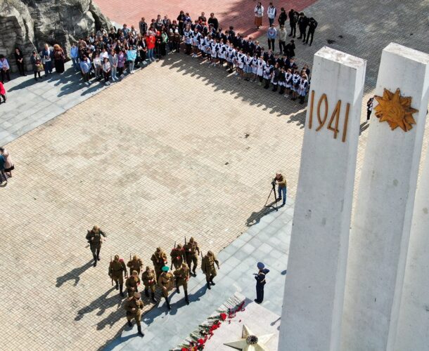 Землю из мест боёв Великой Отечественной разместят на Мемориальном комплексе