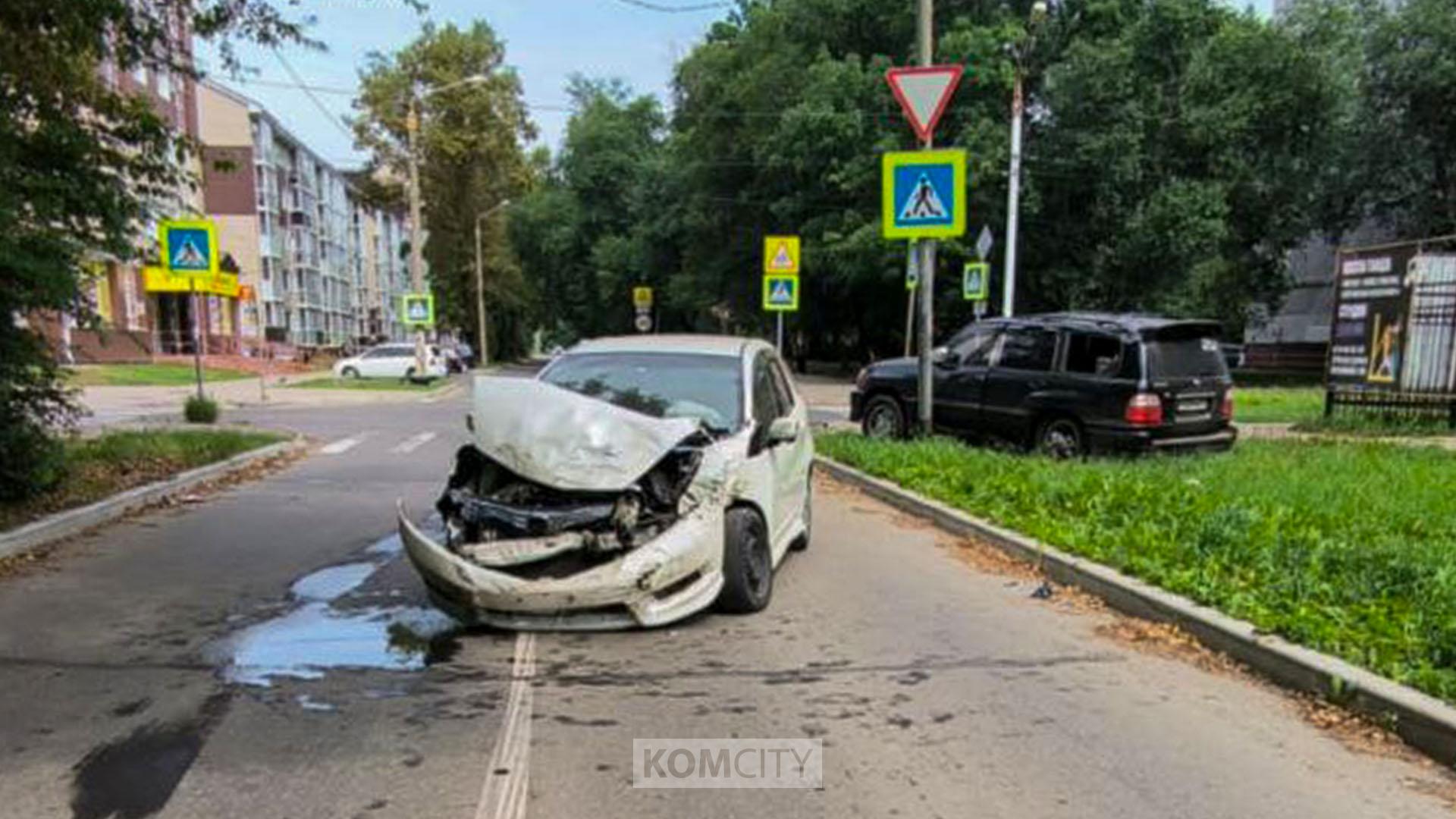 Два человека пострадали в столкновении на Комсомольской