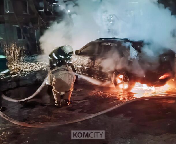 Стоял и смотрел, как машина горит — Комсомольчанина, спалившего чужой Лексус, приговорили к условному сроку 