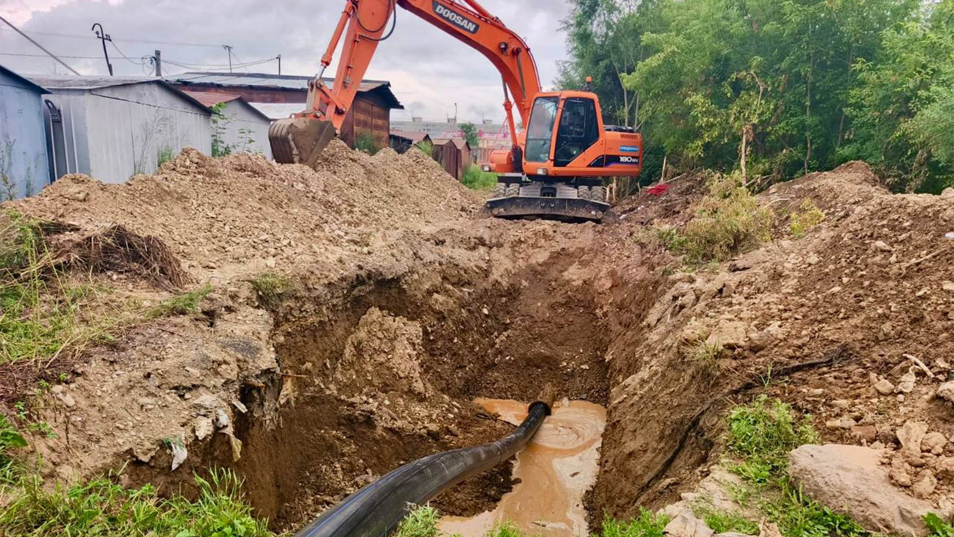 Водопровод к «площадке» и Радиоцентру начали ремонтировать только после вмешательства прокуратуры