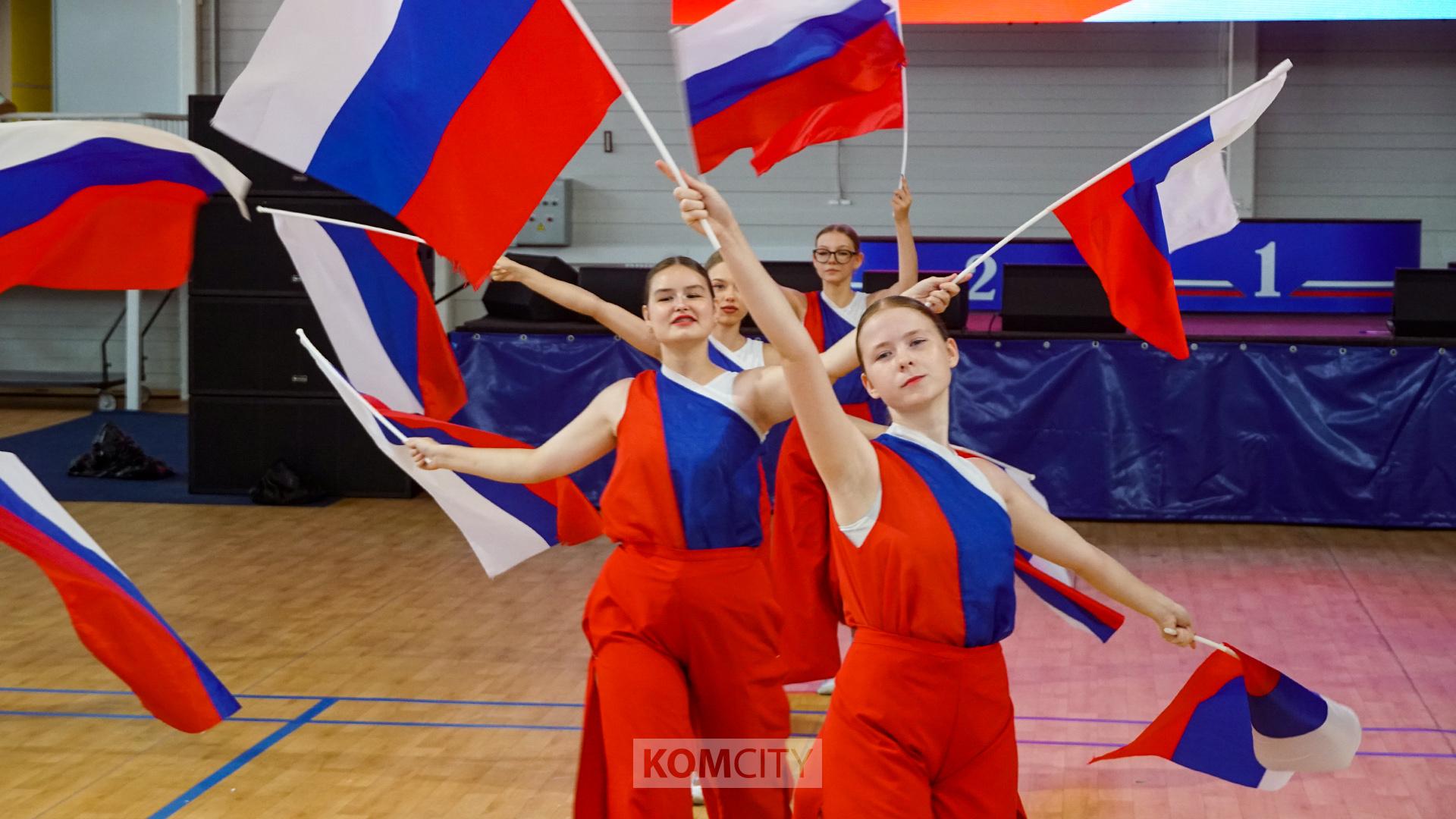 Праздник ко Дню флага прошёл в Ленинском округе