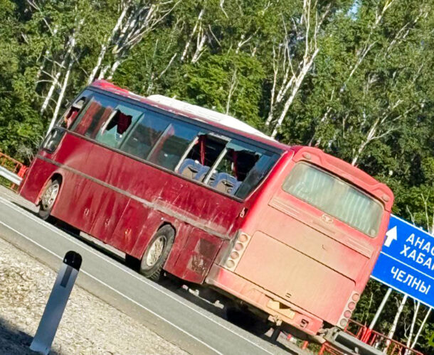 На хабаровской трассе столкнулись два пассажирских автобуса 