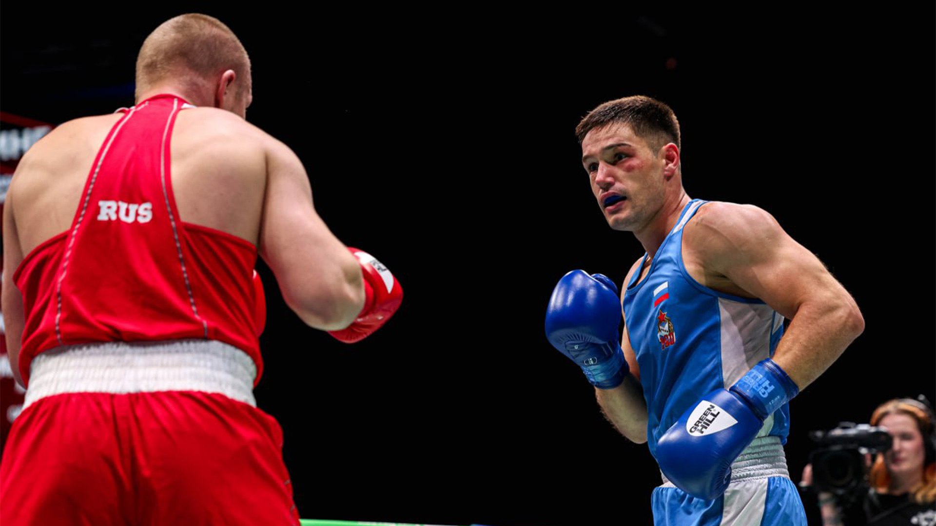 «Серебро» Чемпионата России по боксу выиграл комсомольский спортсмен