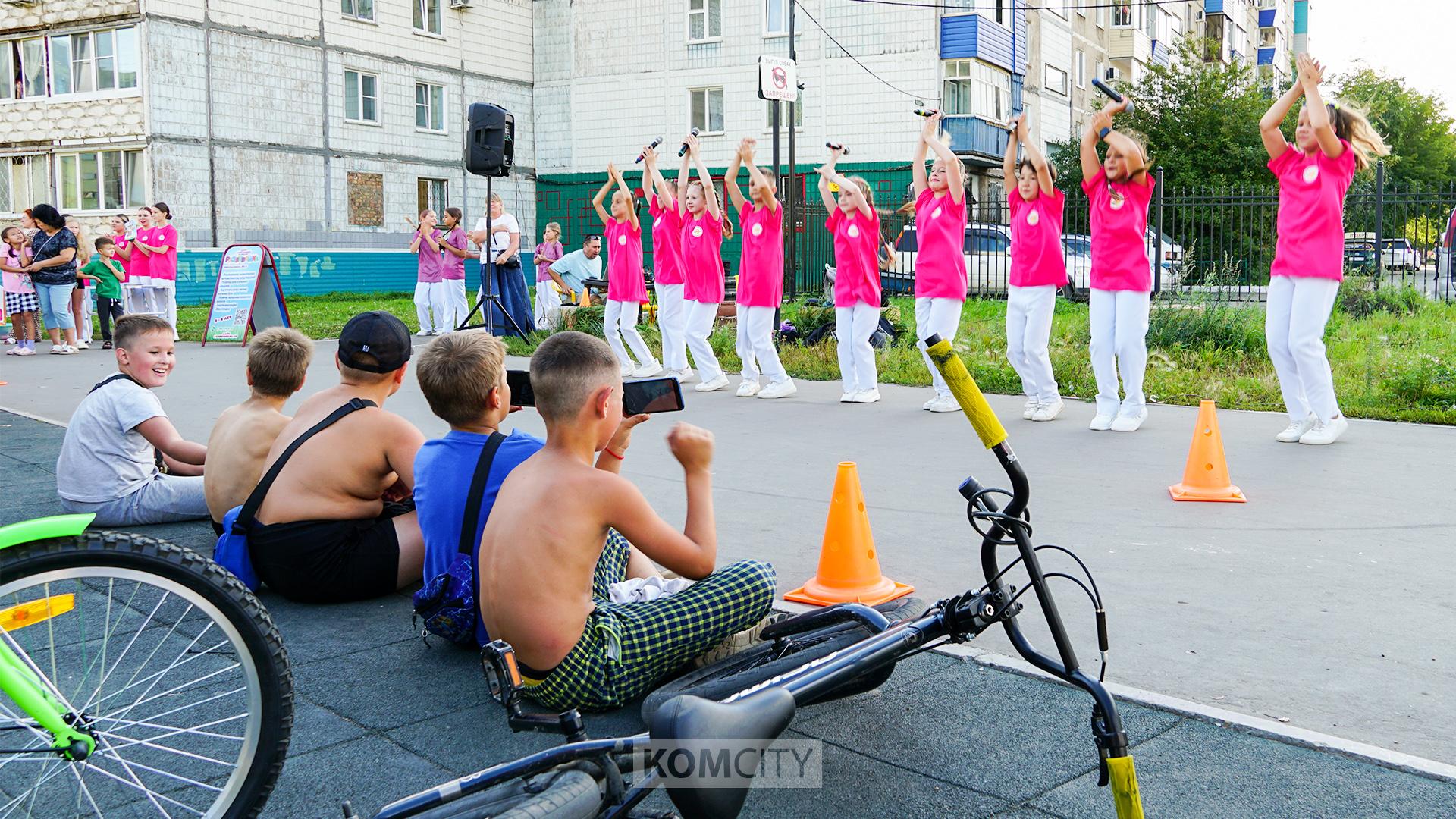 Проводы лета устроили на Комсомольском Арбате
