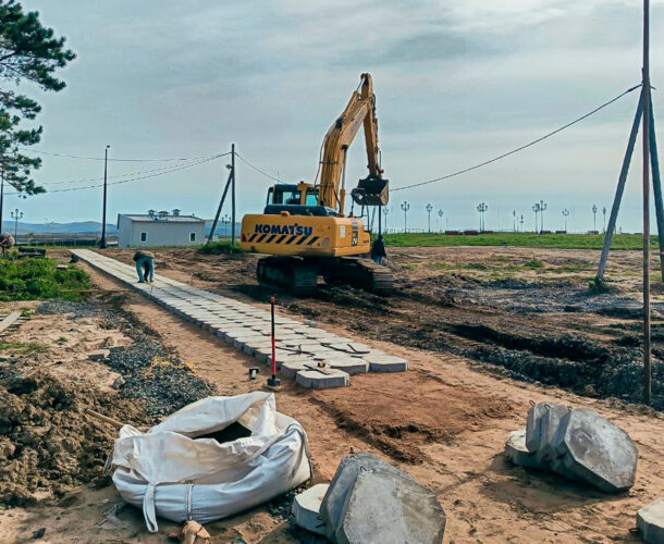Между Дорогой №1 и Набережной наконец-то обустраивают тротуар