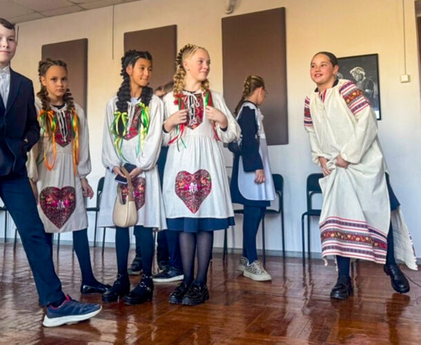 Обладательниц самых красивых кос выбрали на конкурсе в честь праздника Покрова