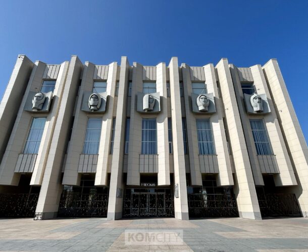 «СВОими словами» — Драмтеатр представит комсомольчанам новый музыкально-поэтический спектакль