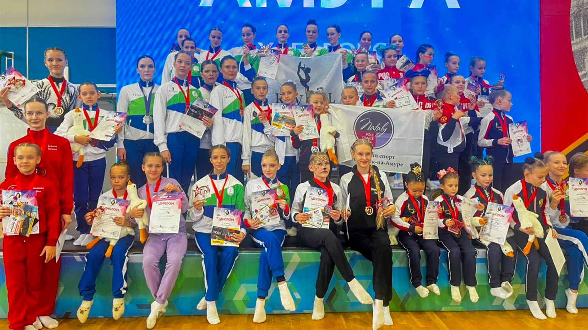 Комсомольчанки стали победительницами краевых соревнований по пилонному спорту