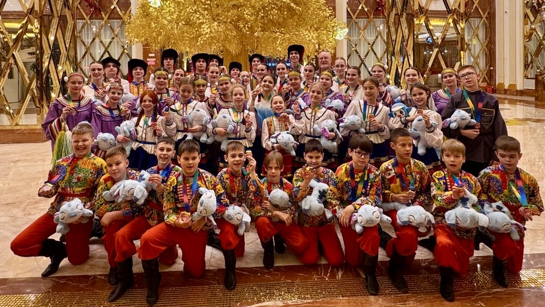 «Амурские зори» взяли Гран-при международного фестиваля «Осенние гастроли» 