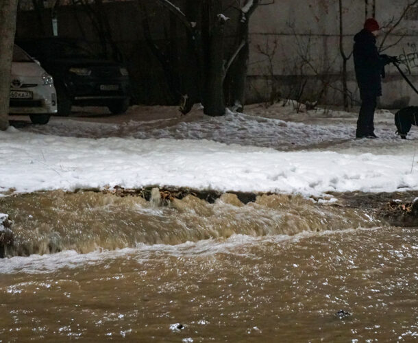 В Комсомольске ликвидируют последствия коммунального порыва на Сидоренко