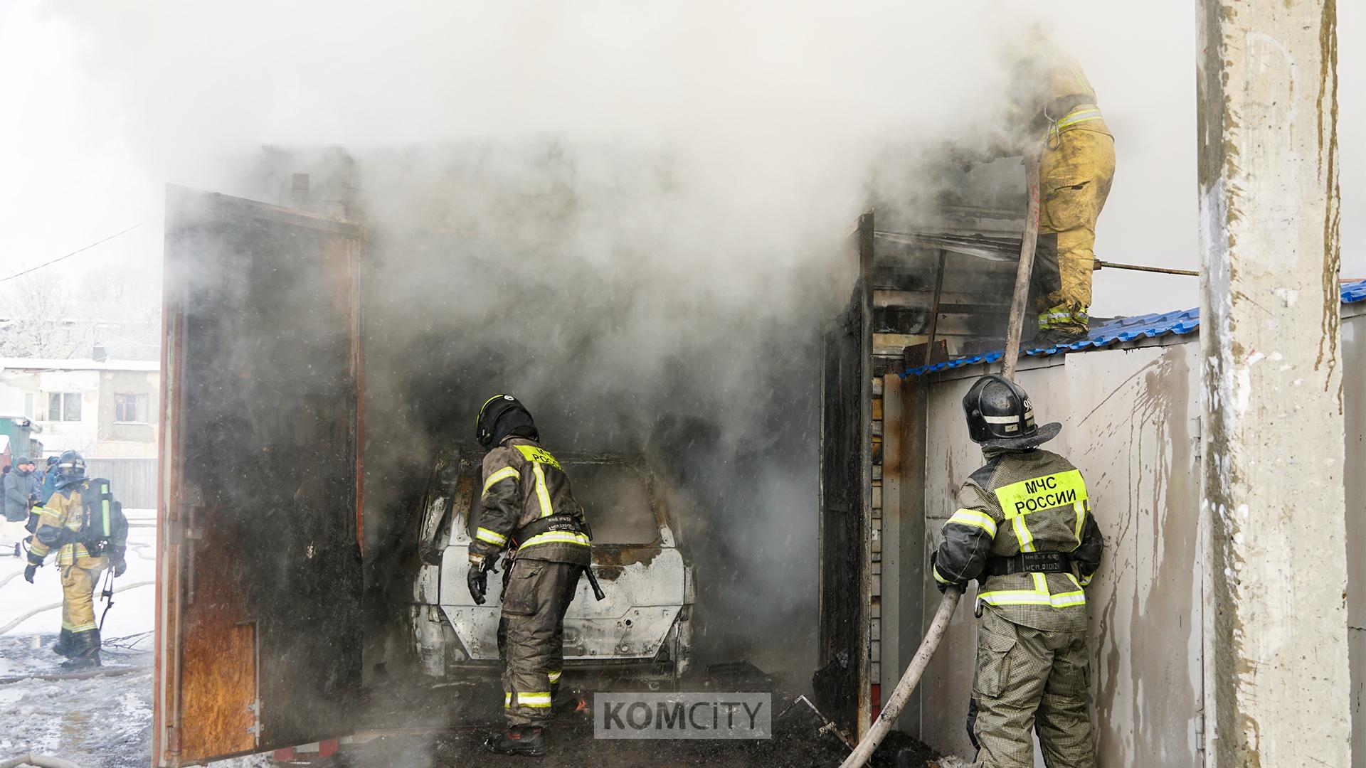 Гараж с машиной сгорел на 66-м