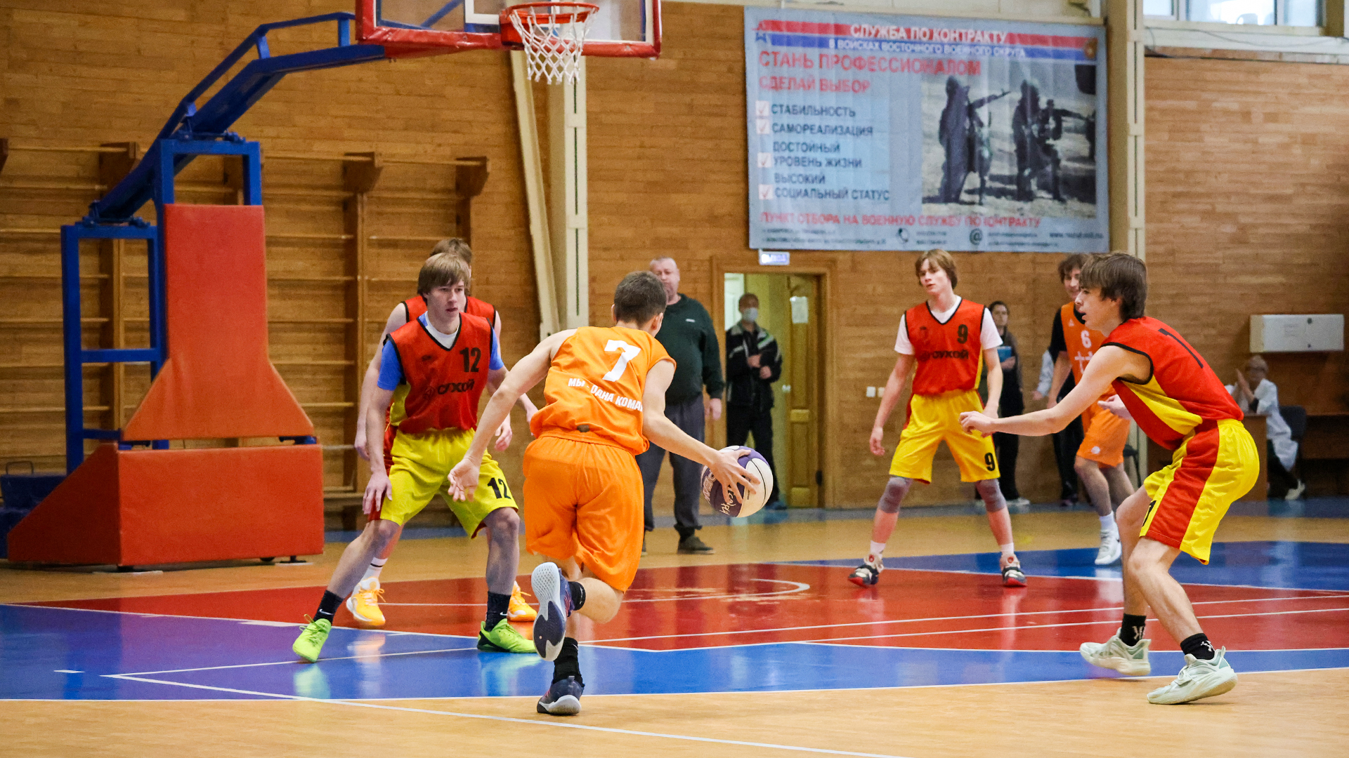 Соревнования Школьной баскетбольной лиги завершились в «Орлане»