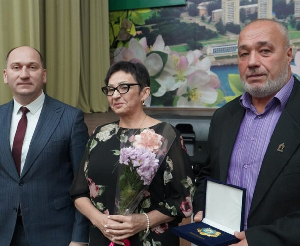 Ещё 52 семейные пары получили почётные знаки «За супружеское долголетие»