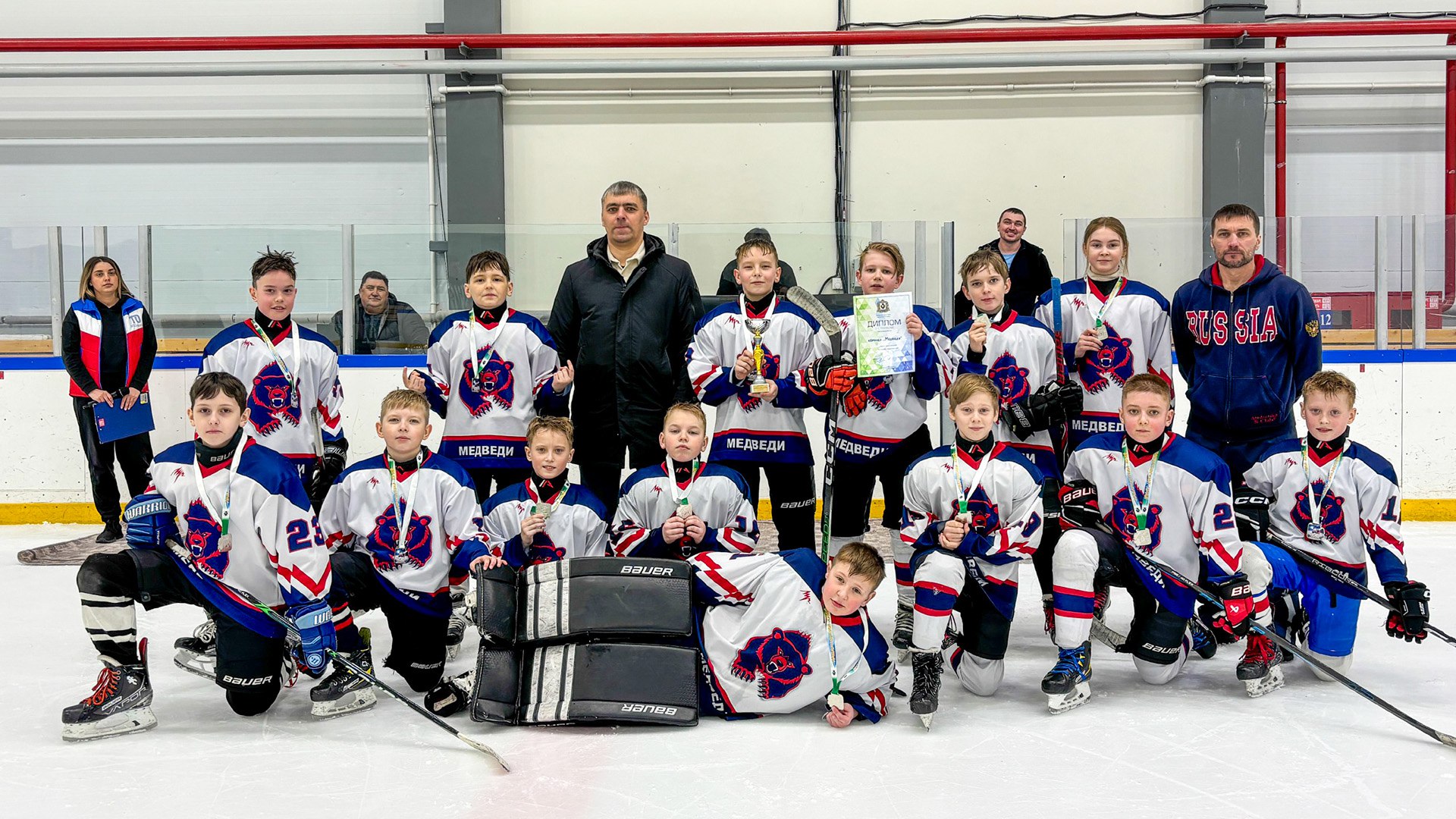 Комсомольские хоккеисты начали с побед своё участие в первенстве ДФО