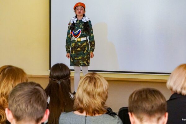 Юных комсомольчан зовут на конкурс чтецов