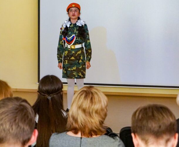 Юных комсомольчан зовут на конкурс чтецов