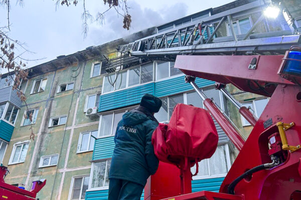 В пожаре на Интернациональном погиб хозяин забитой мусором квартиры