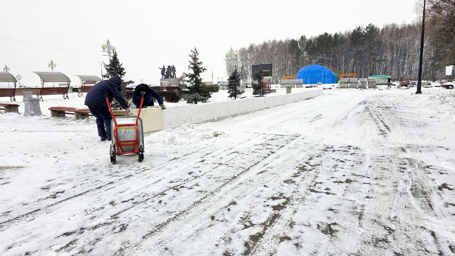 На Набережной снова зальют каток