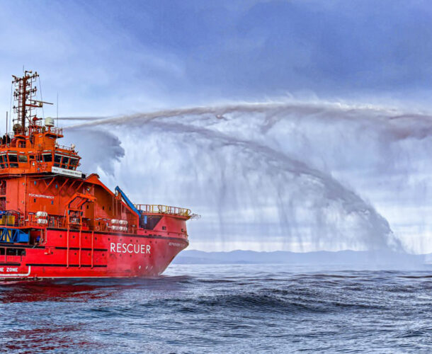 Систему водяного пожаротушения протестировали на судне-спасателе «Керченский пролив», построенном Амурскими корабелами