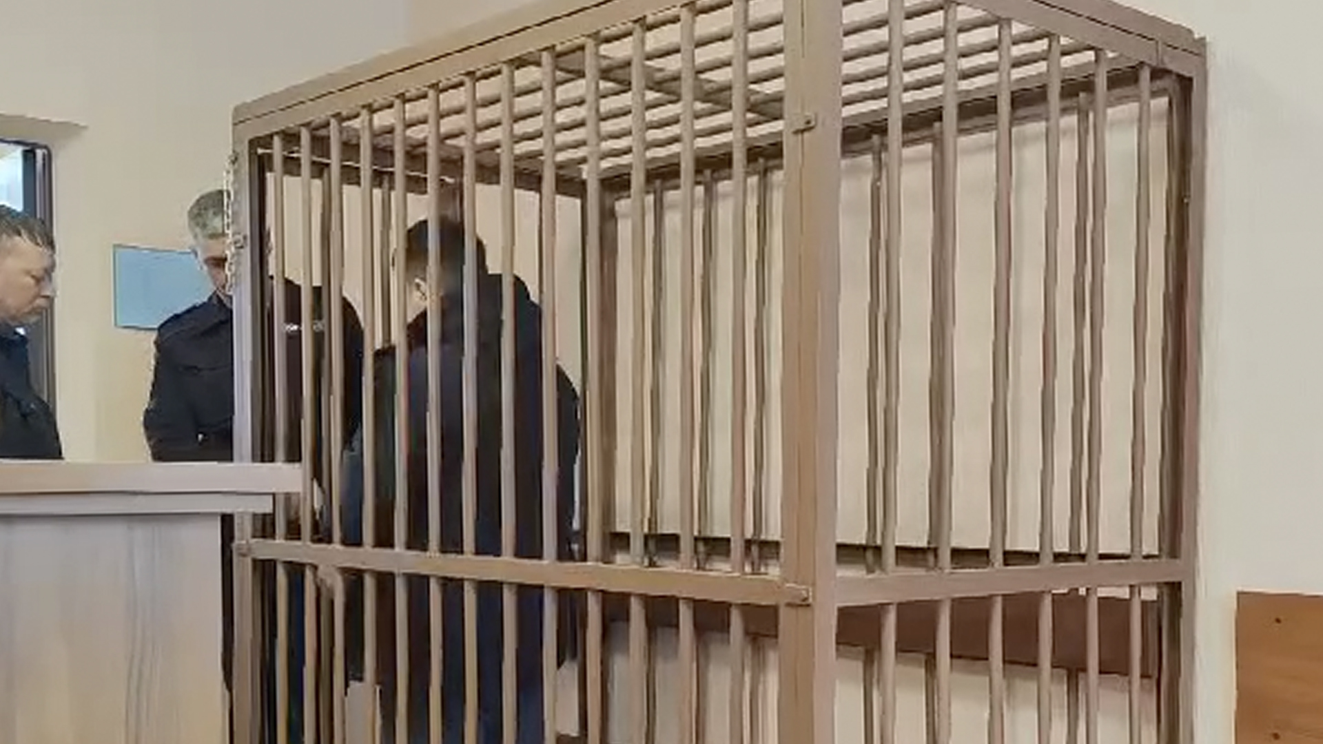 Экс-сотрудника УДД будут судить за взятку