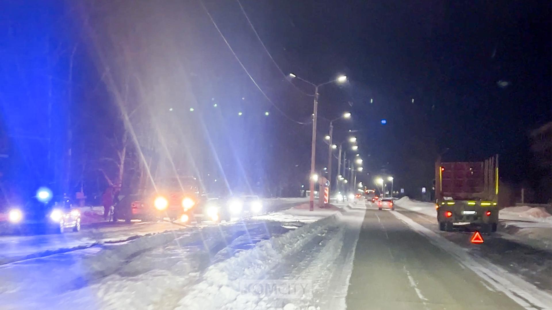 Женщина и ребёнок пострадали в аварии с «бесправным» лесовозом на Северном шоссе