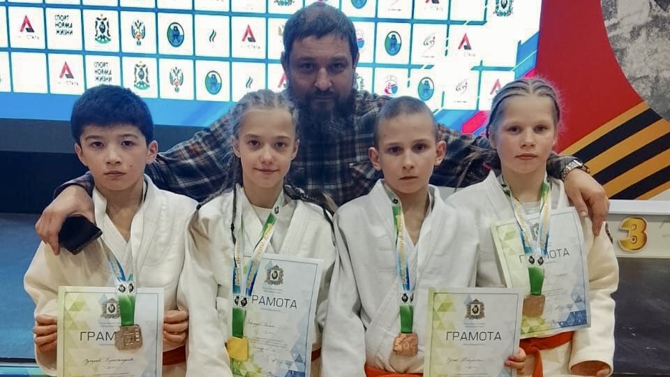 Комсомольские дзюдоисты взяли медали межрегионального турнира
