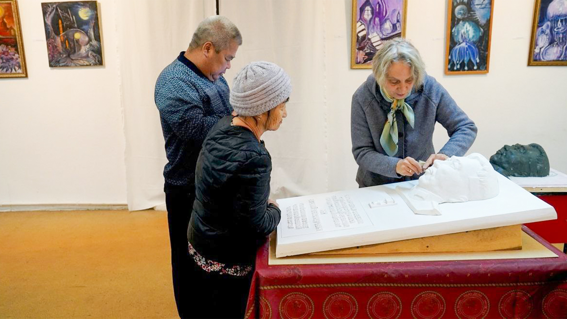 Работу над мемориальной доской Евгению Яну завершат до конца декабря