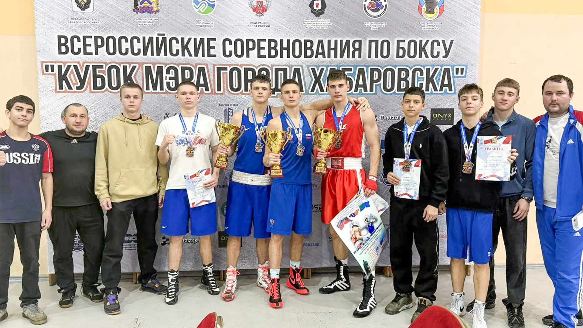 Три «серебра» и три «бронзы» выиграли комсомольчане на соревнованиях по боксу в Хабаровске