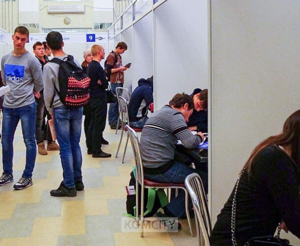 Сегодня краевой Комитет по труду и занятости проведёт телефонную консультацию работодателей по подбору кадров