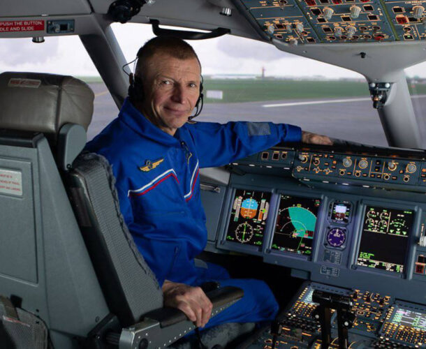 Лётчика-испытателя, поднявшего в воздух Суперджет, наградили Золотой звездой Героя России