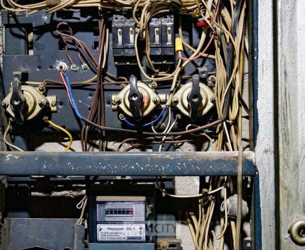 Неплательщики за электричество могут встретить Новый год без света