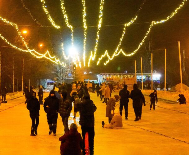 Каток на Набережной и ёлку на Драмтеатре откроют сегодня в Комсомольске