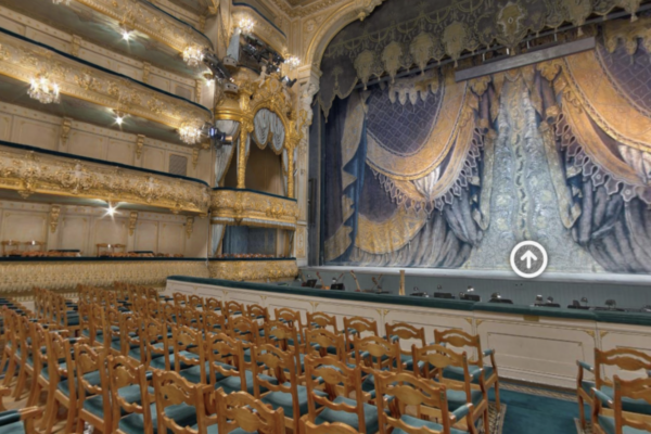 Благодаря «Ёлке желаний» школьница из Комсомольска побывает в Мариинском театре