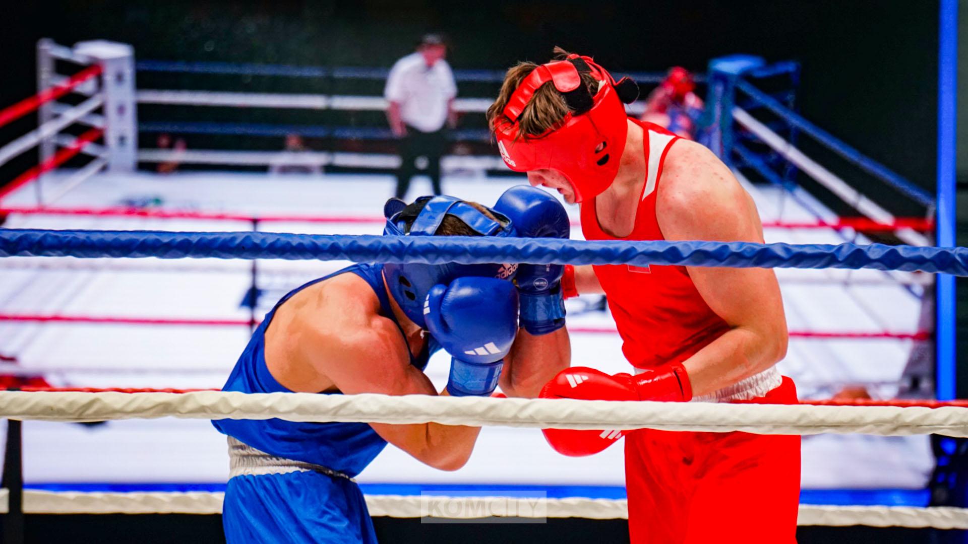 Анатолий Федотов снова взял «серебро» международного турнира по боксу в СК «Дзёмги-Арена»