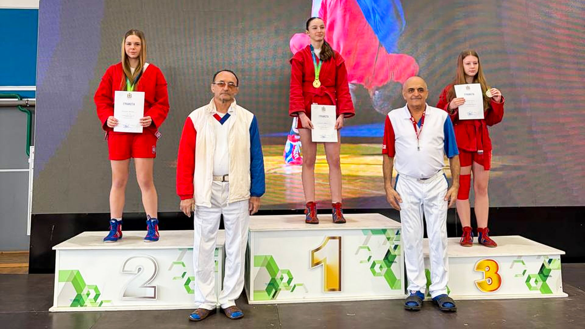 Комсомольчанка взяла «серебро» краевого первенства по самбо