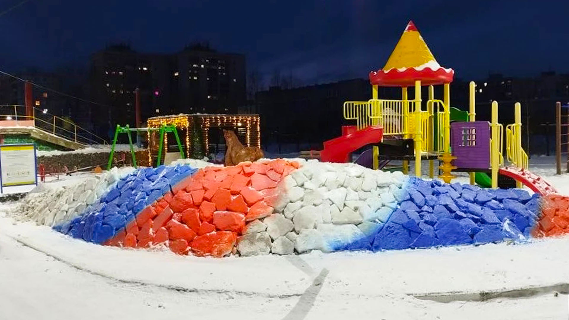 Двор Вокзальной 76/2 признан лучшим на городском конкурсе