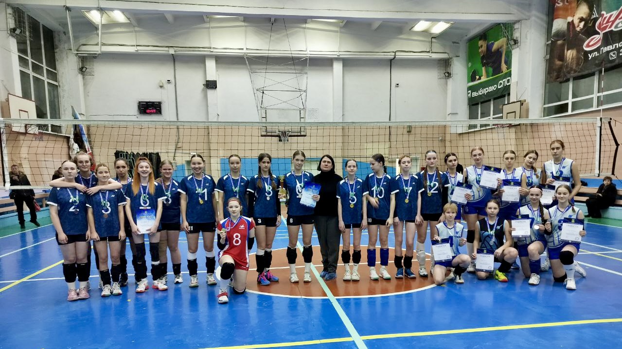 Сильнейших волейболисток определили на городском первенстве