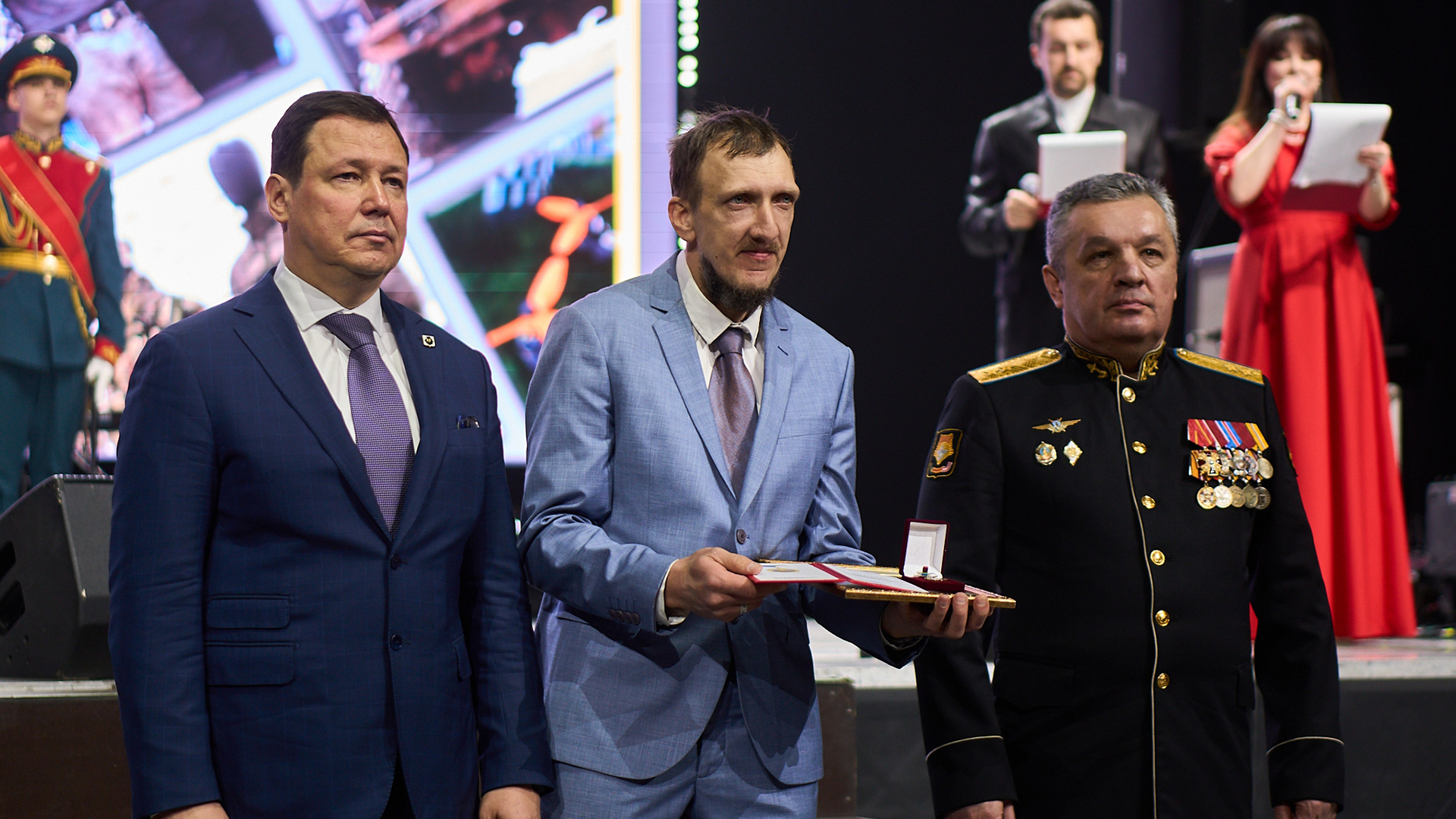 Комсомольчанин Дмитрий Бондарев получил почётный знак «Доброволец Хабаровского края»