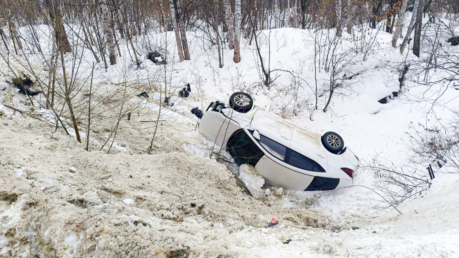 Четверо детей пострадали в результате опрокидывания машины в Амурском районе