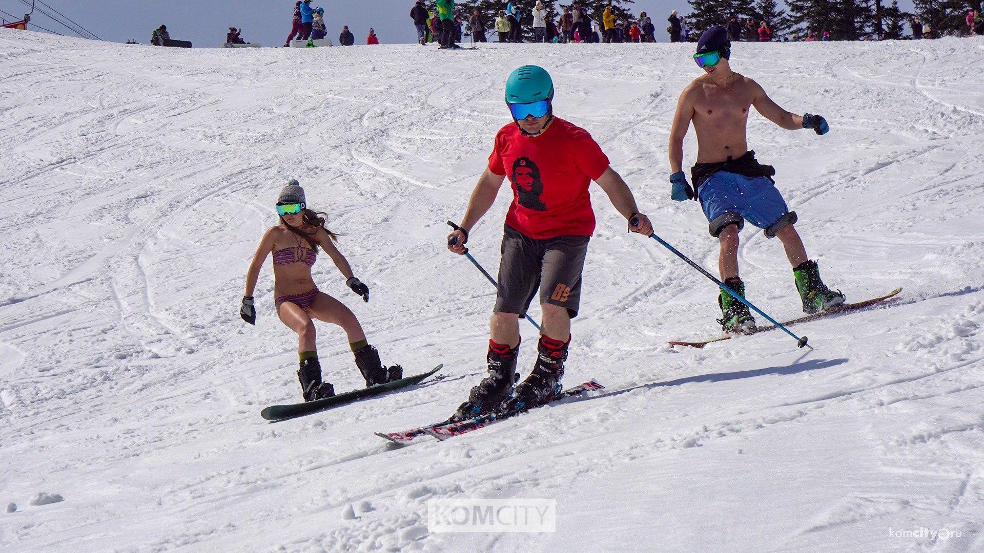 Массовый костюмированный спуск устроят на Холдоми в следующее воскресенье