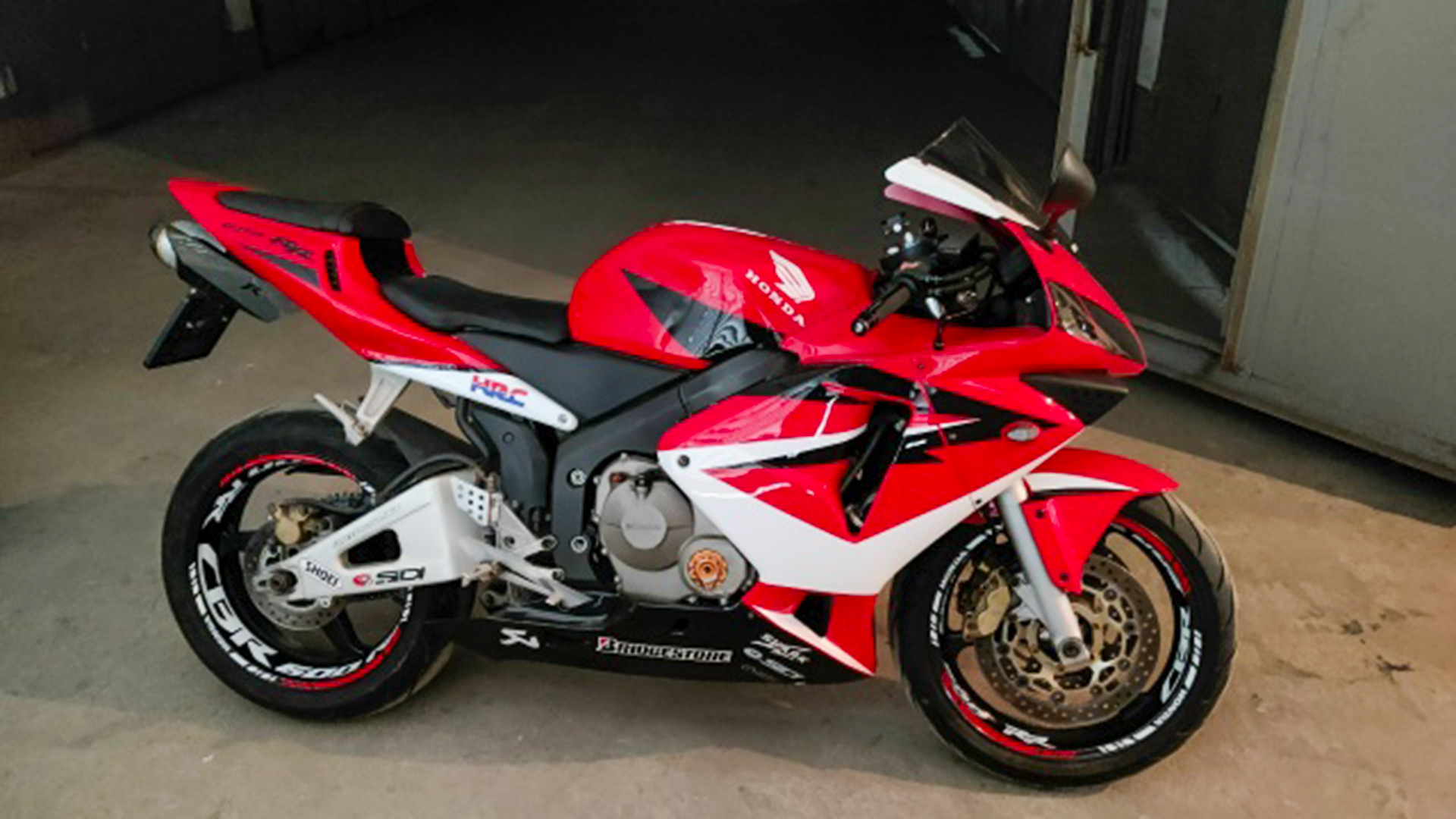 Комсомольчанин из мести угнал мотоцикл нового воздыхателя своей бывшей