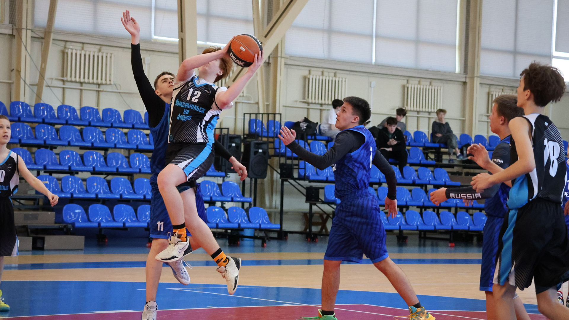 Комсомольские баскетболиста стали вторыми на первенстве края