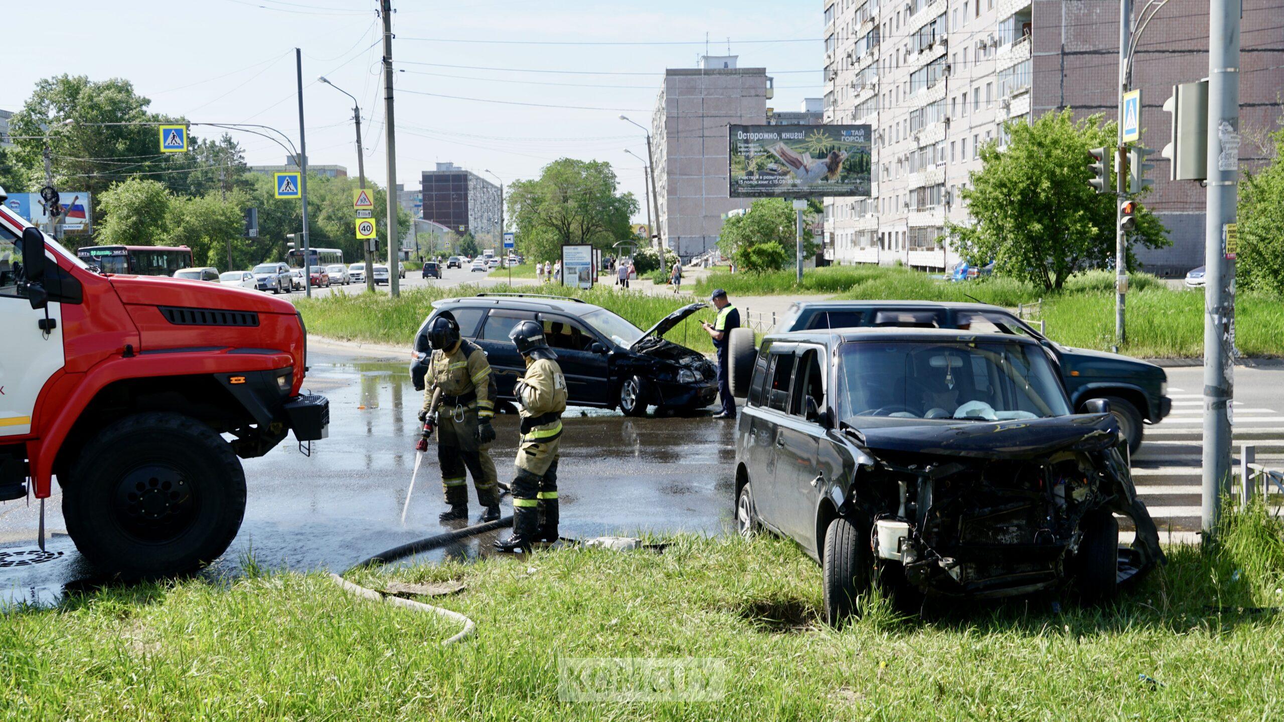 Три человека пострадали в столкновении на Юбилейной