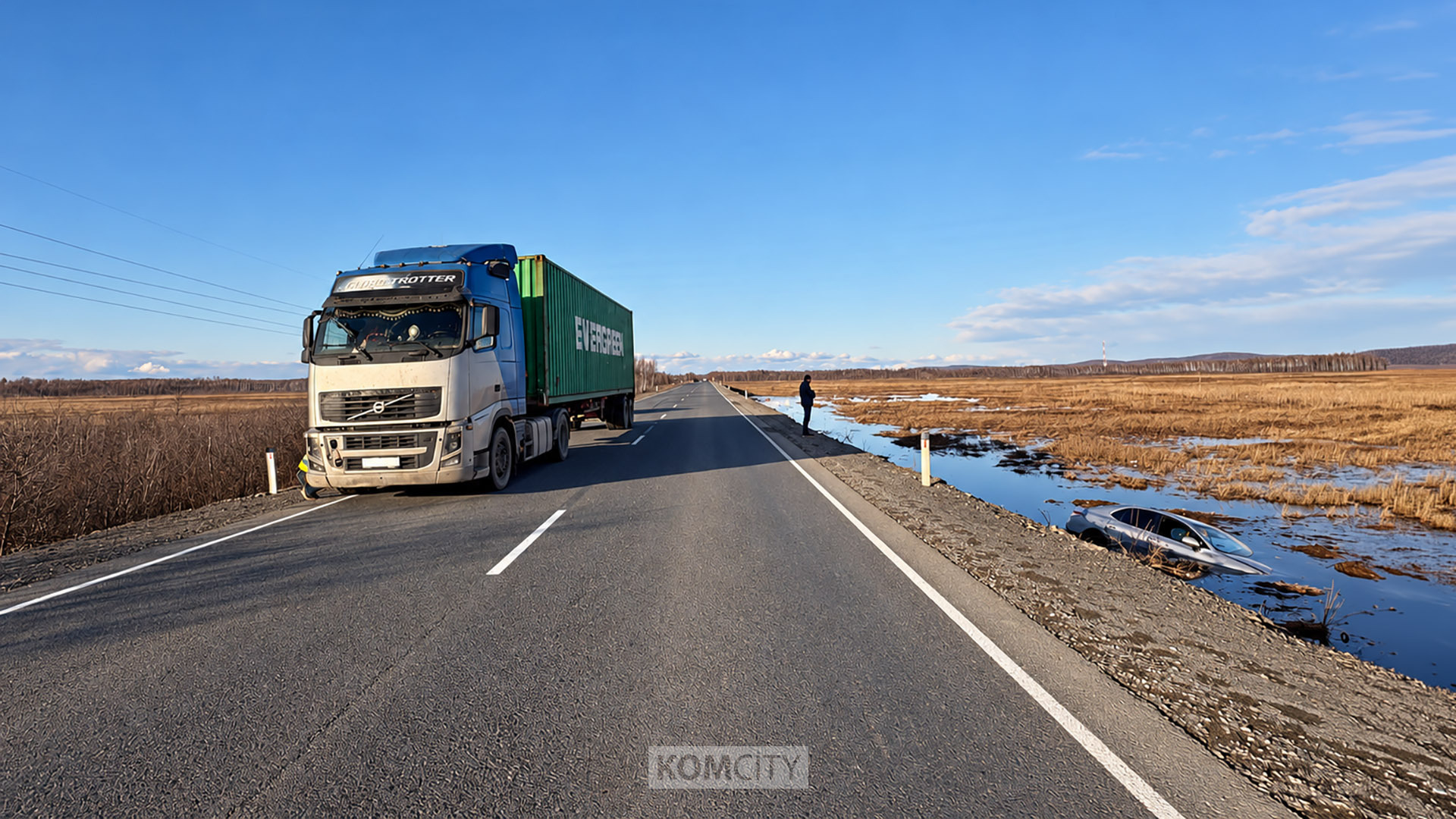 На трассе в районе Гура чуть не утонула Камри 