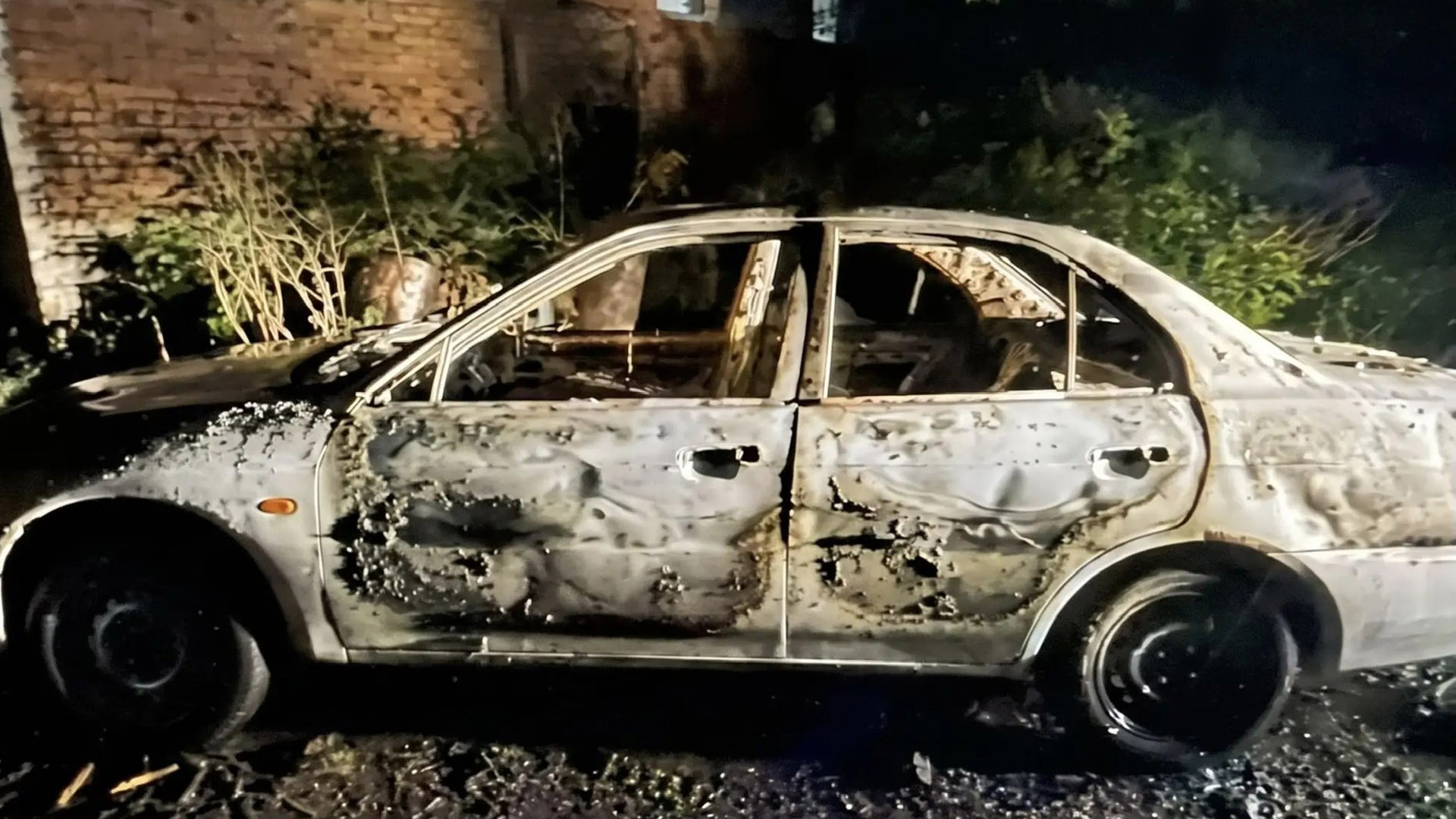 Житель Солнечного района из ревности сжёг машину бывшей жены